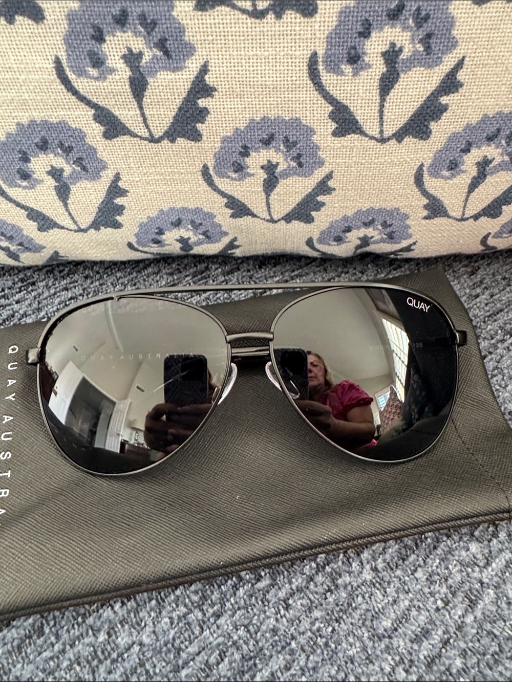 Quay Australia Metal Aviator Sunglasses in Gunmetal and Grey - Picture 5 of 5